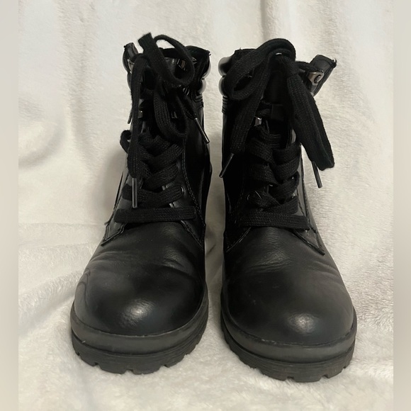 Joe Boxer 3” inch heeled boots - size 8. - Picture 3 of 8